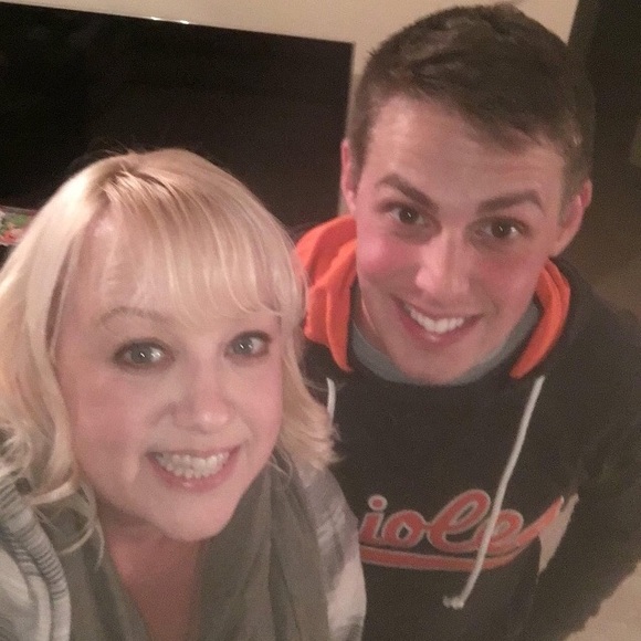 Meet your Posher, Dawn - Picture 3 of 4